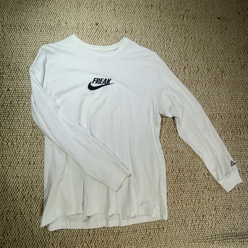 Nike basketball Giannis long sleeve white t shirt.